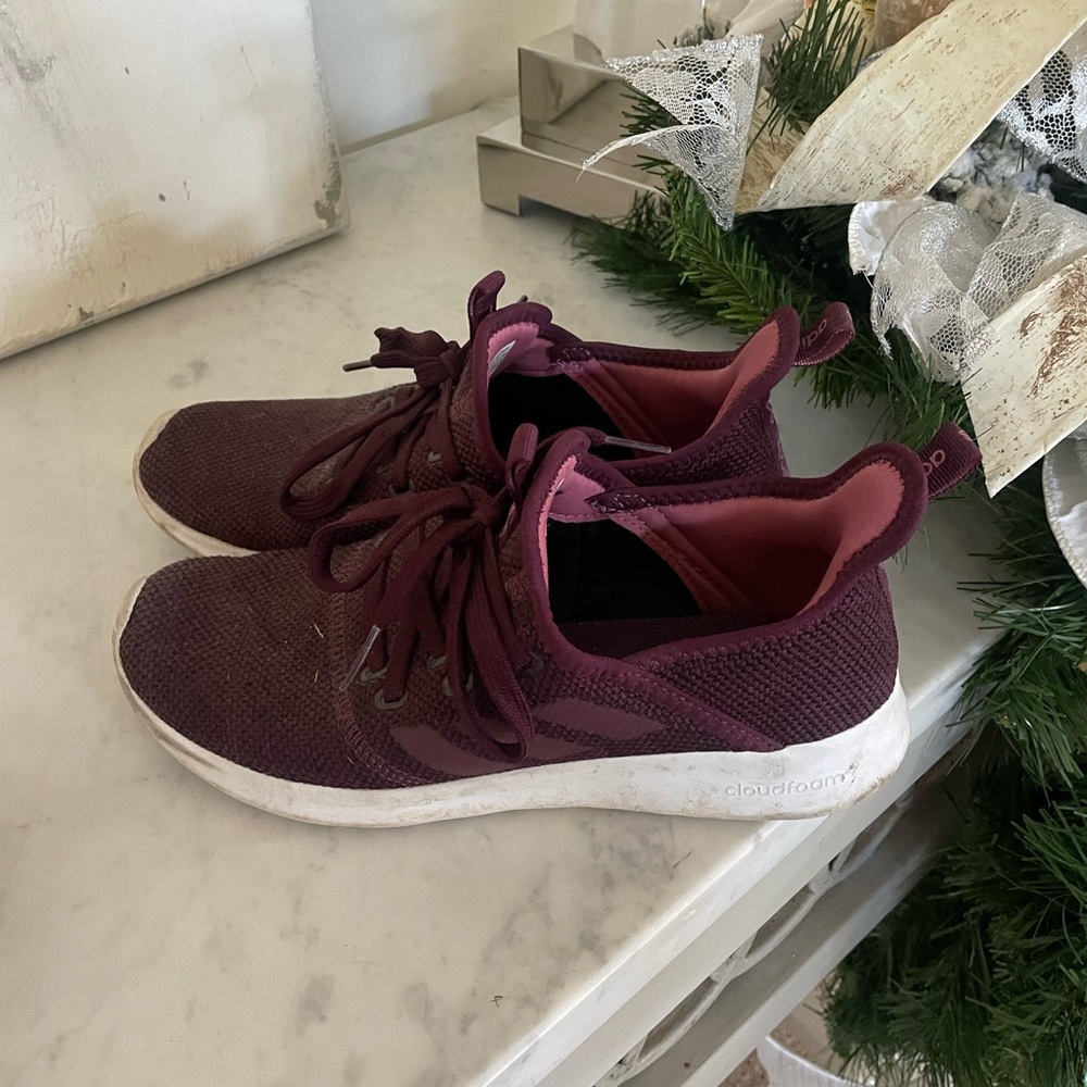 Adidas tennis shoes
